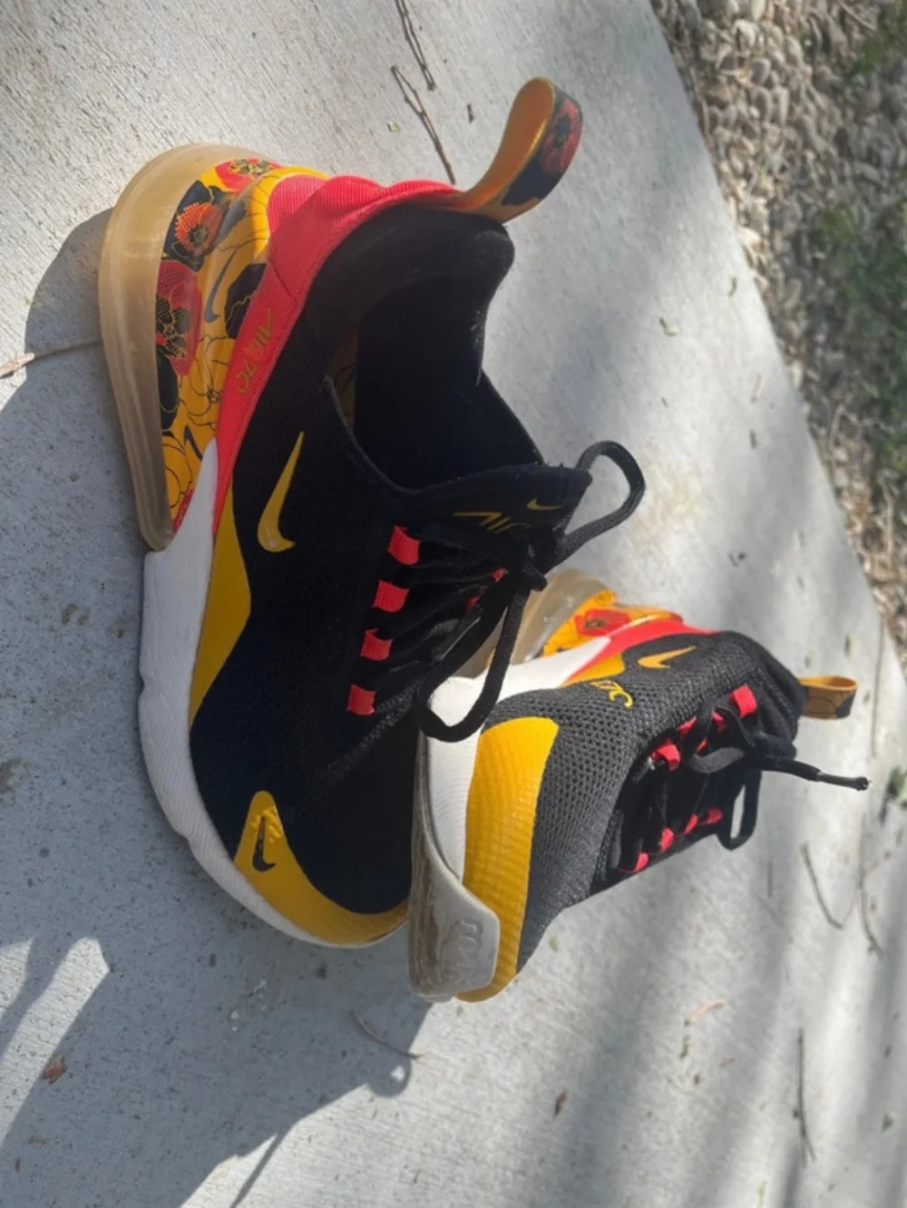 Nike Air 270 size 6 junior